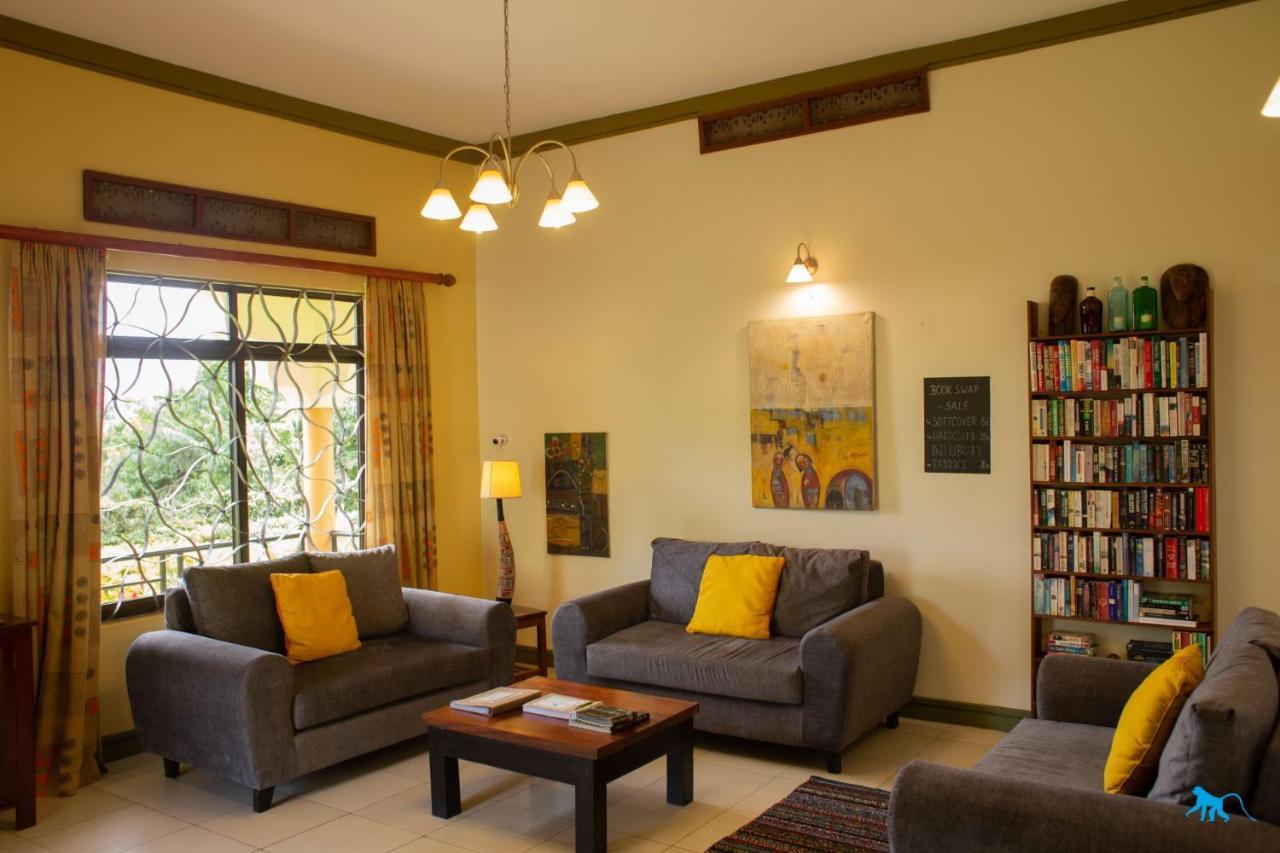 אנטבה Bluemonkey Guesthouse מראה חיצוני תמונה