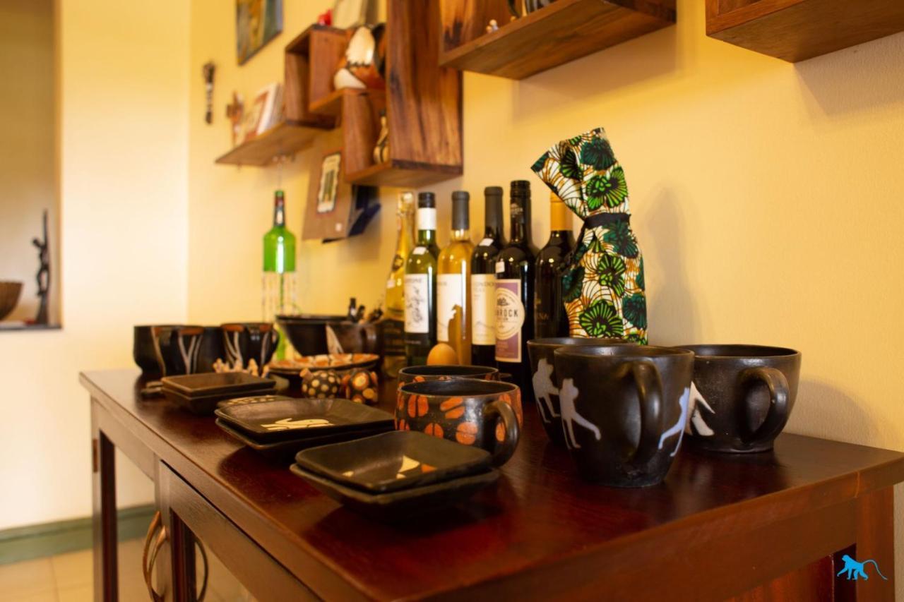 אנטבה Bluemonkey Guesthouse מראה חיצוני תמונה