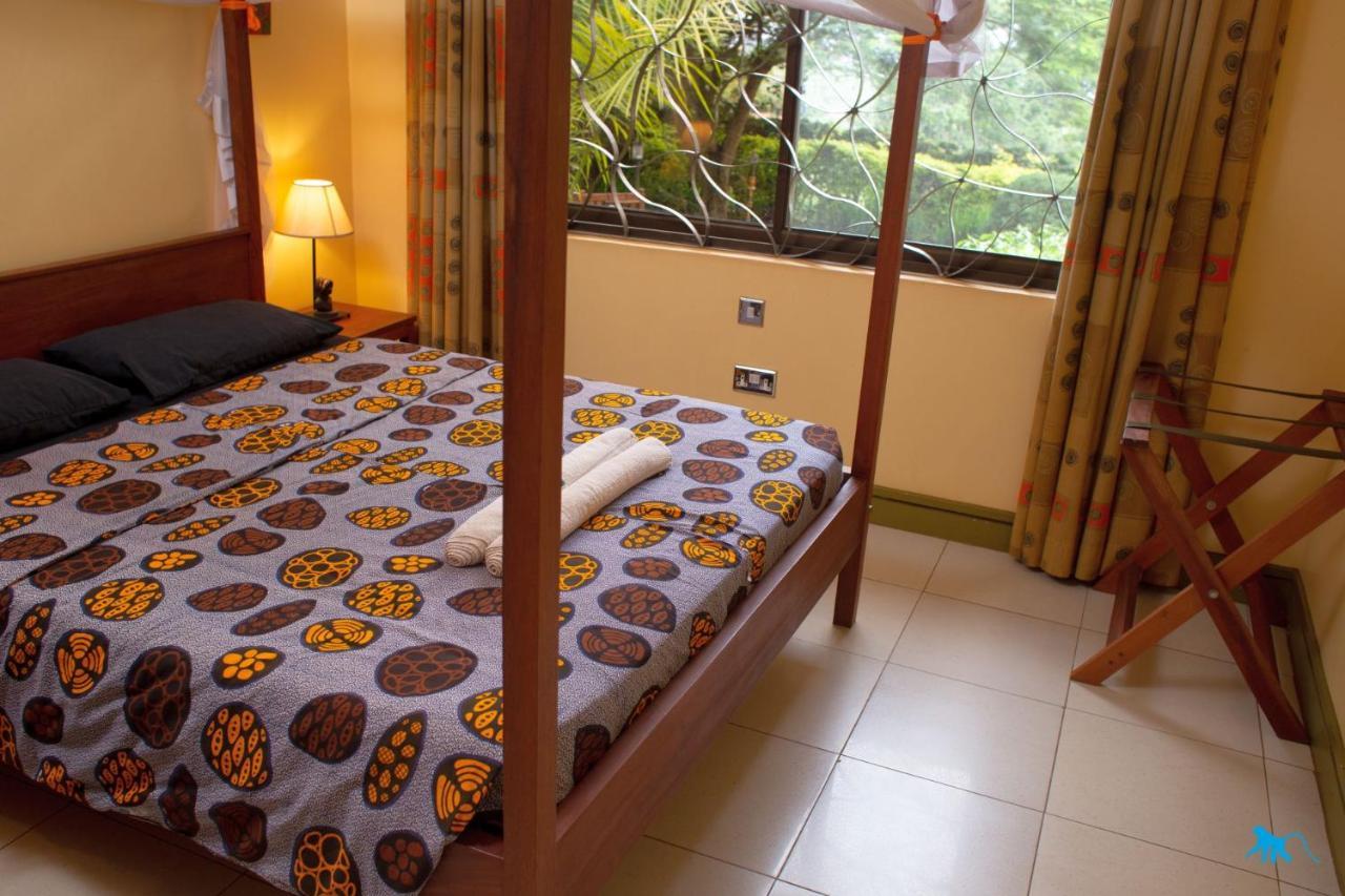 אנטבה Bluemonkey Guesthouse מראה חיצוני תמונה