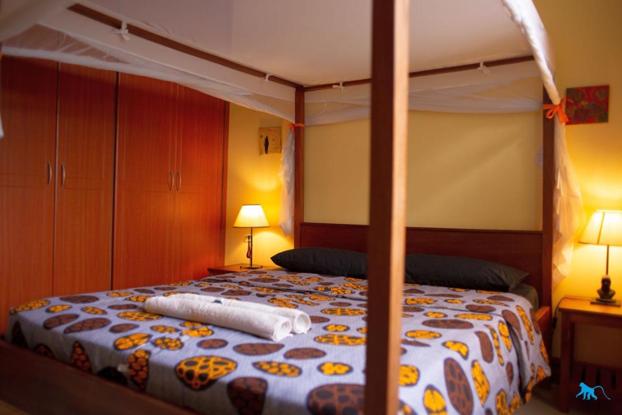 אנטבה Bluemonkey Guesthouse מראה חיצוני תמונה