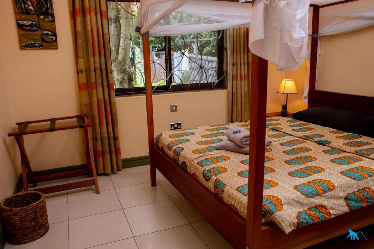 אנטבה Bluemonkey Guesthouse מראה חיצוני תמונה