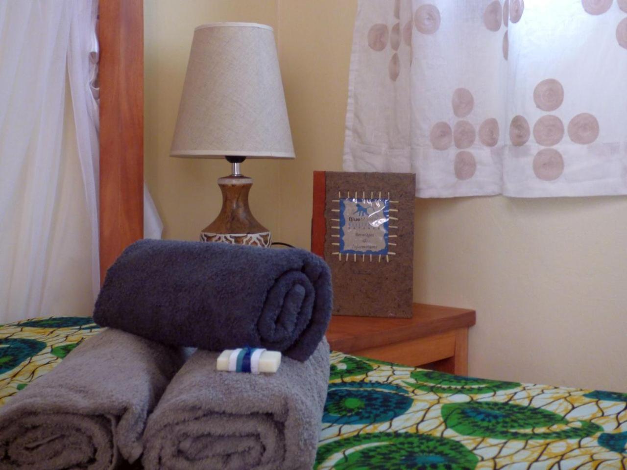 אנטבה Bluemonkey Guesthouse מראה חיצוני תמונה