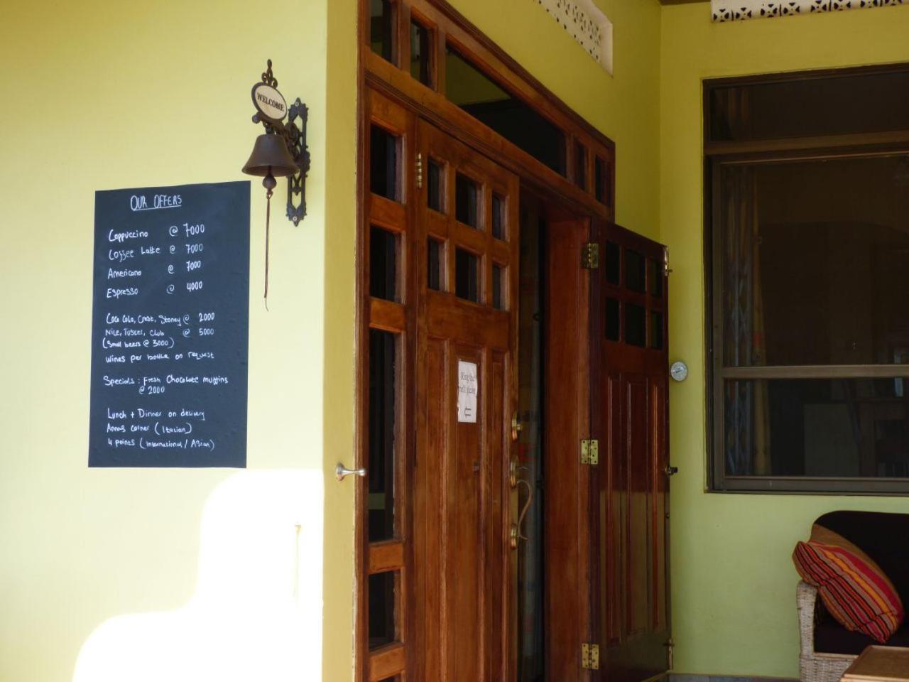 אנטבה Bluemonkey Guesthouse מראה חיצוני תמונה